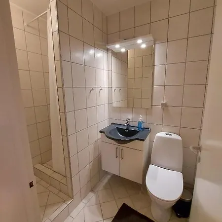 Two Bedroom In Nyborg, Helletoften 11 * 뉘보르